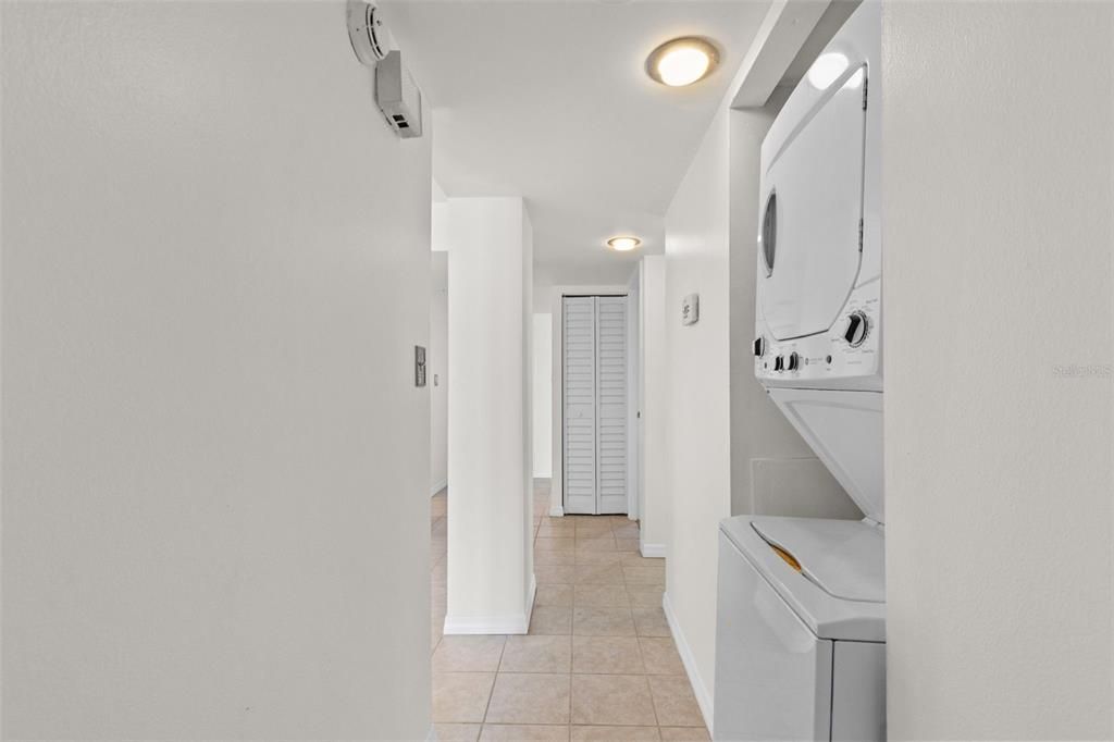 For Sale: $285,000 (2 beds, 2 baths, 1016 Square Feet)