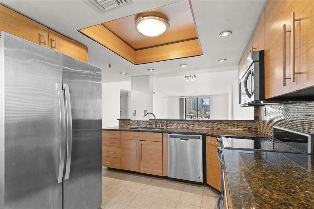 For Sale: $285,000 (2 beds, 2 baths, 1016 Square Feet)