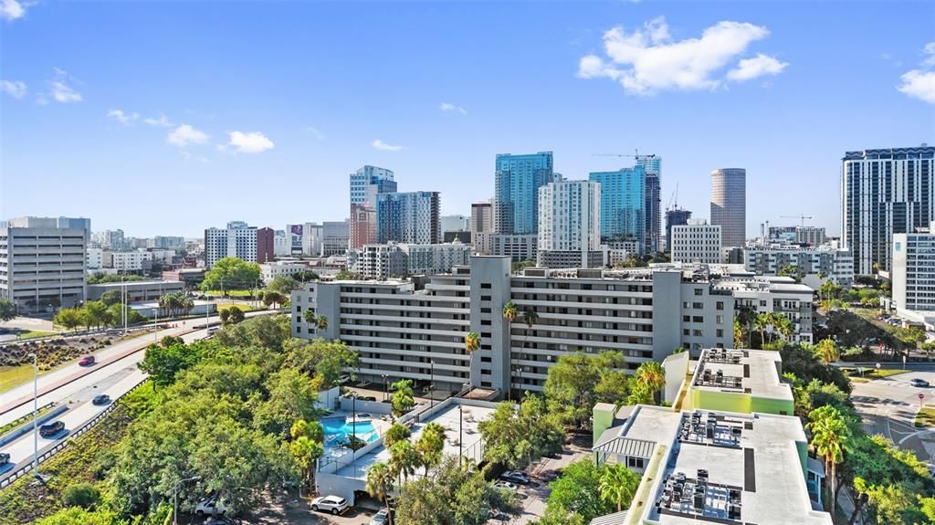 For Sale: $285,000 (2 beds, 2 baths, 1016 Square Feet)