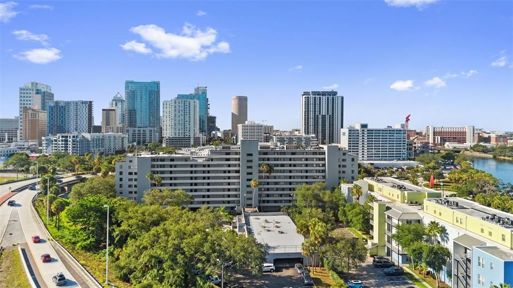For Sale: $285,000 (2 beds, 2 baths, 1016 Square Feet)