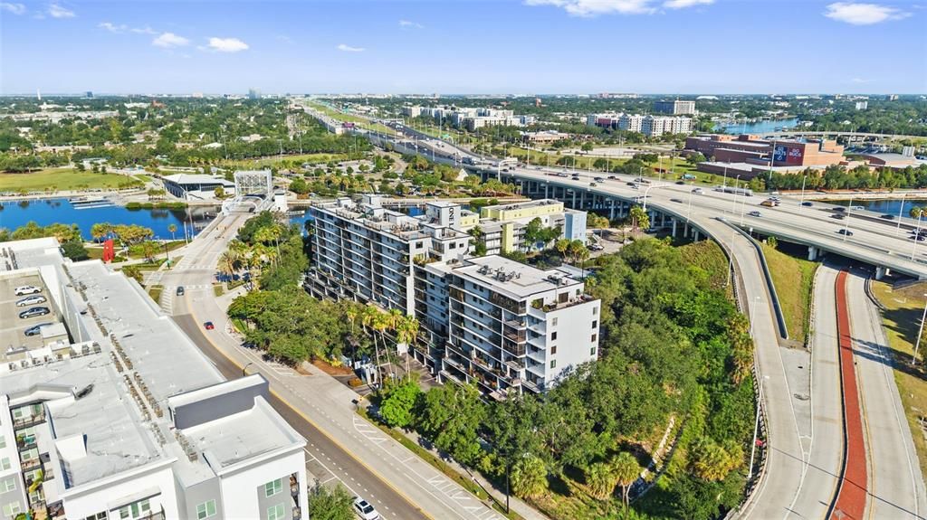 For Sale: $285,000 (2 beds, 2 baths, 1016 Square Feet)