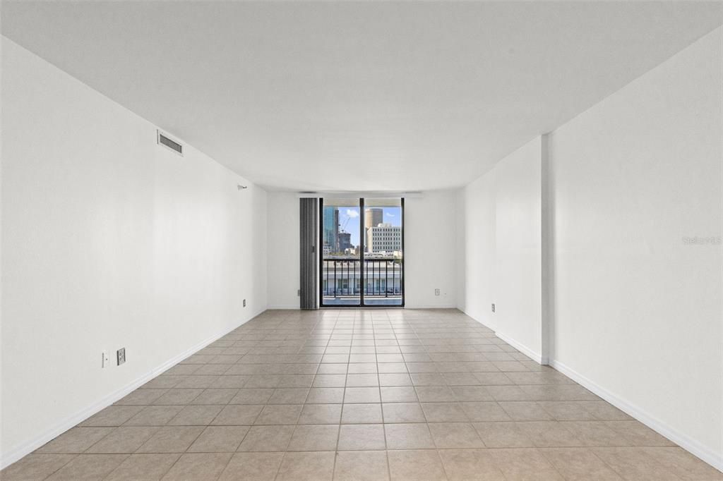 For Sale: $285,000 (2 beds, 2 baths, 1016 Square Feet)