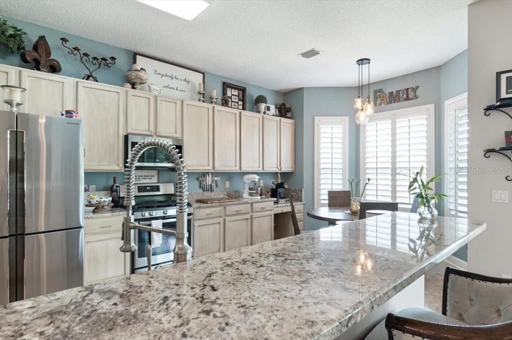 For Sale: $749,000 (5 beds, 3 baths, 2603 Square Feet)