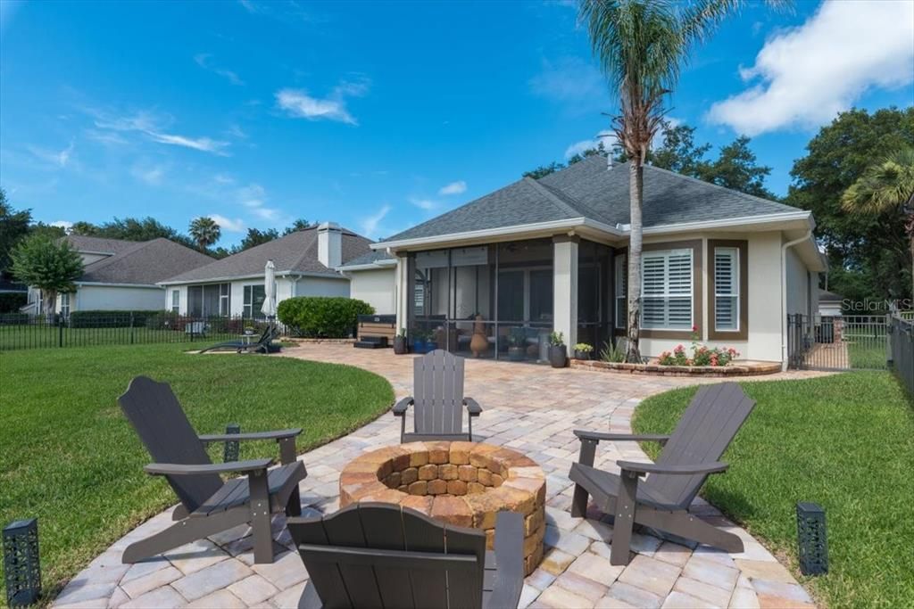 For Sale: $749,000 (5 beds, 3 baths, 2603 Square Feet)