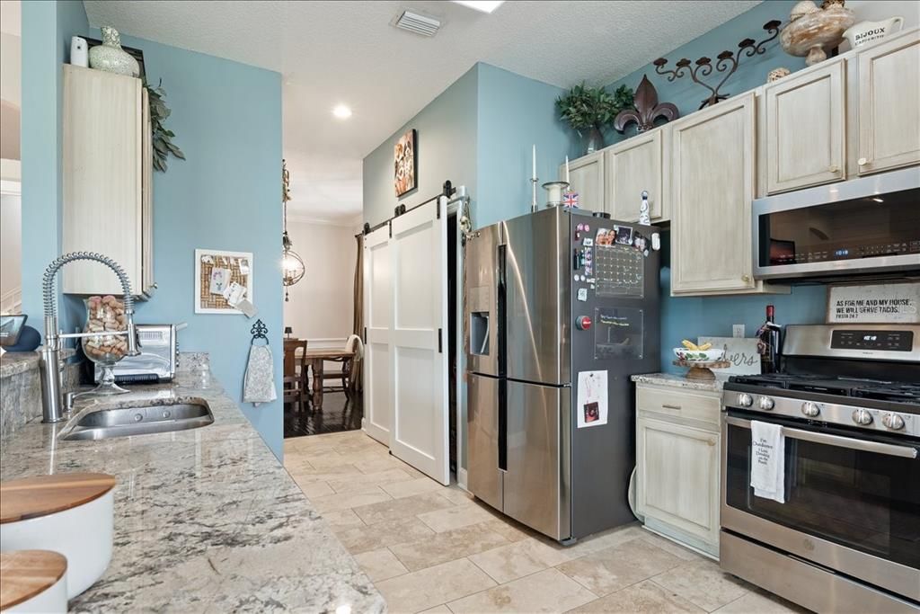 For Sale: $749,000 (5 beds, 3 baths, 2603 Square Feet)