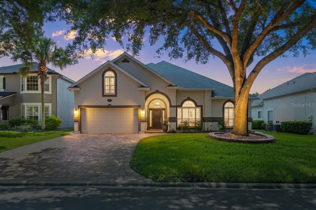 For Sale: $749,000 (5 beds, 3 baths, 2603 Square Feet)