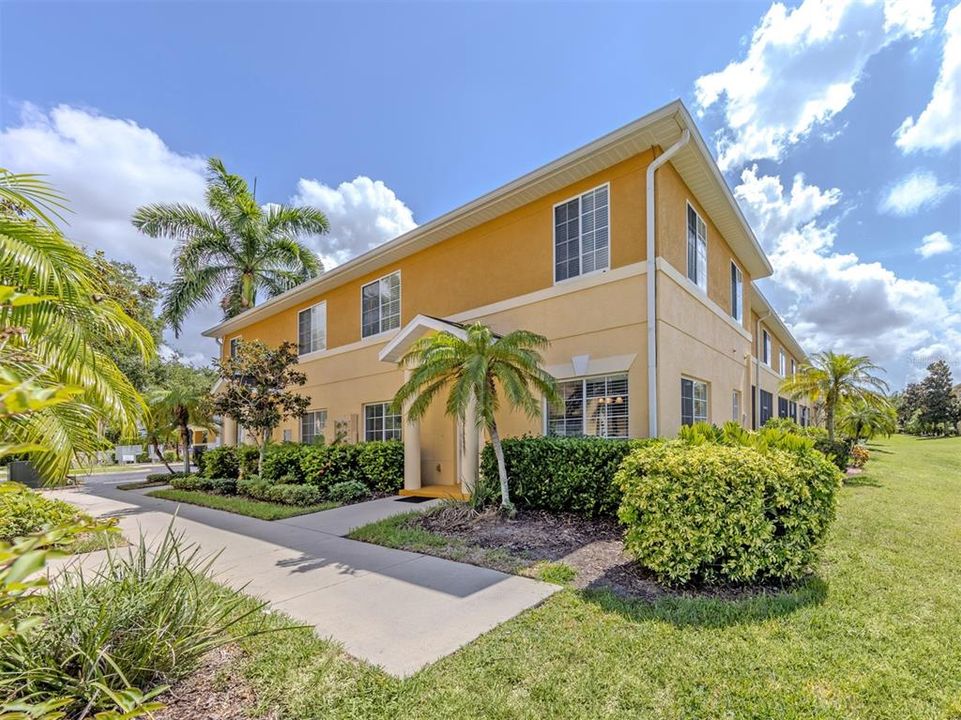 For Sale: $247,000 (3 beds, 2 baths, 1302 Square Feet)