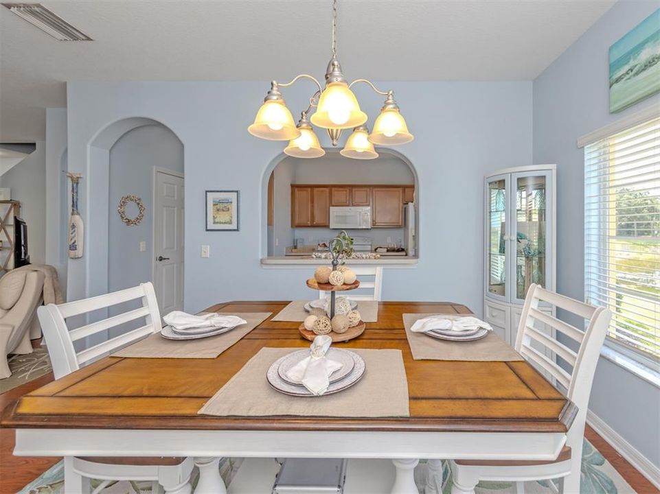 For Sale: $247,000 (3 beds, 2 baths, 1302 Square Feet)