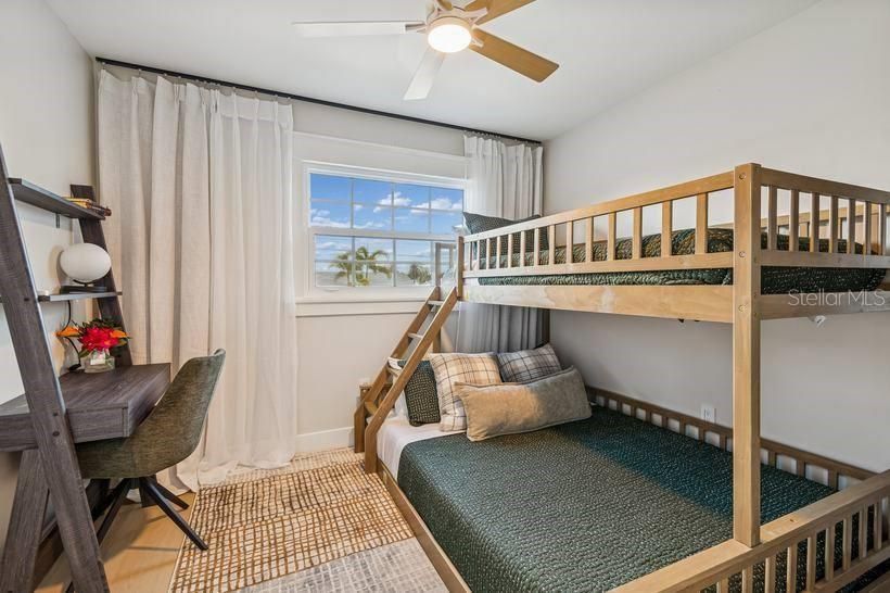For Sale: $879,999 (5 beds, 4 baths, 2248 Square Feet)