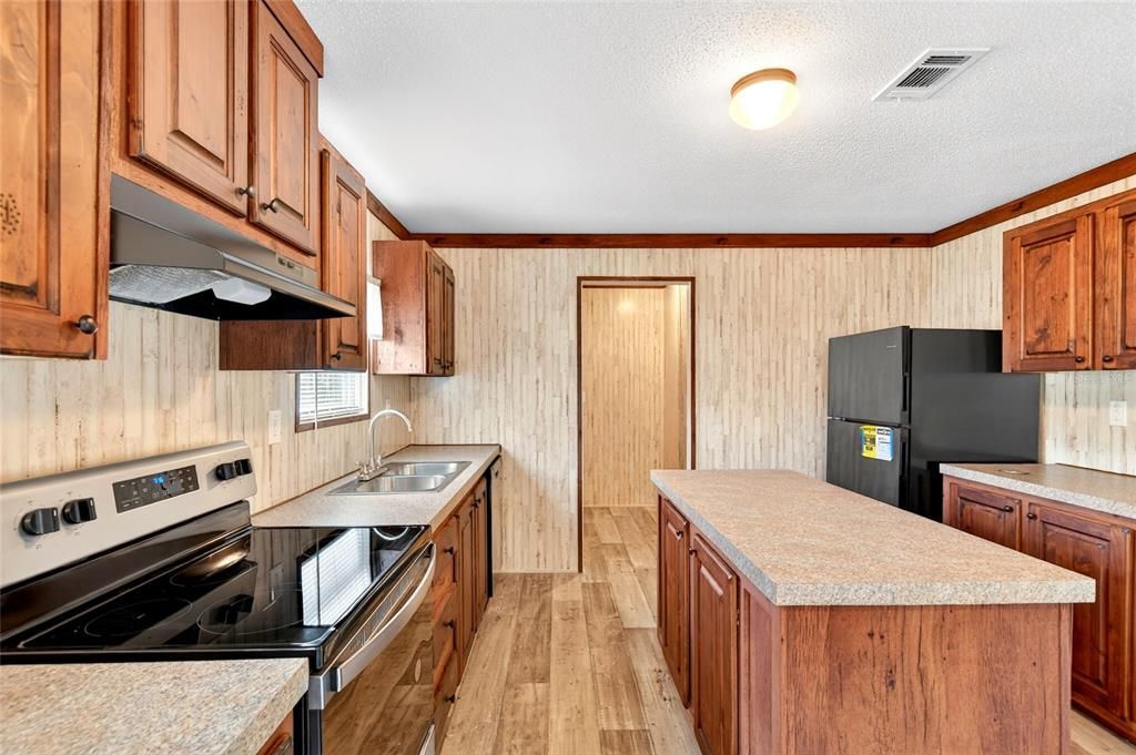 For Sale: $219,900 (3 beds, 2 baths, 1244 Square Feet)