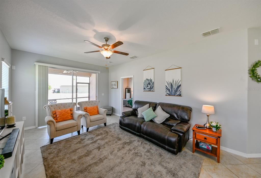 For Sale: $244,000 (3 beds, 2 baths, 1521 Square Feet)