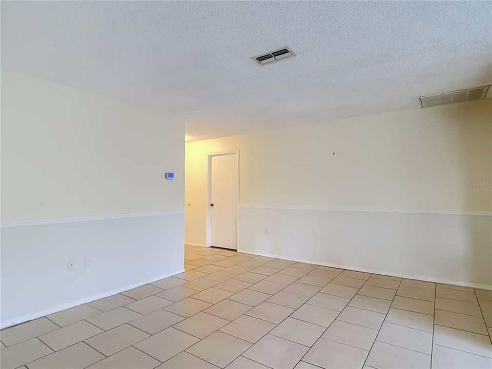 For Sale: $124,900 (2 beds, 2 baths, 1212 Square Feet)