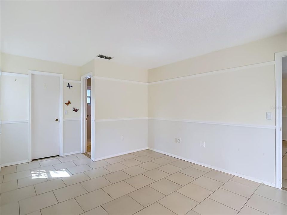 For Sale: $124,900 (2 beds, 2 baths, 1212 Square Feet)