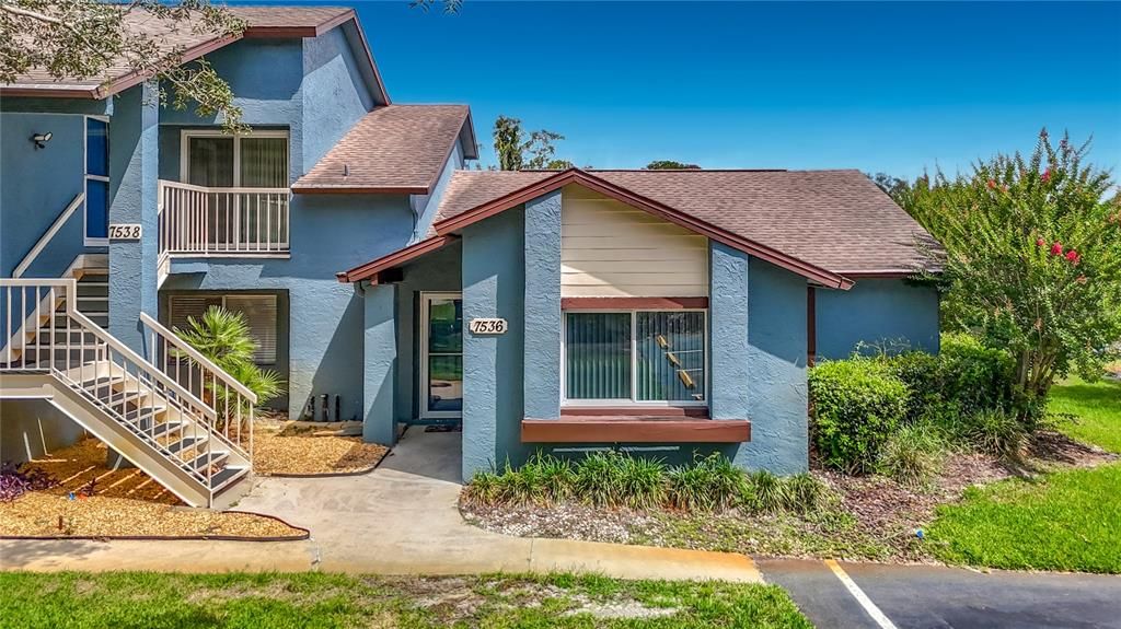 For Sale: $124,900 (2 beds, 2 baths, 1212 Square Feet)