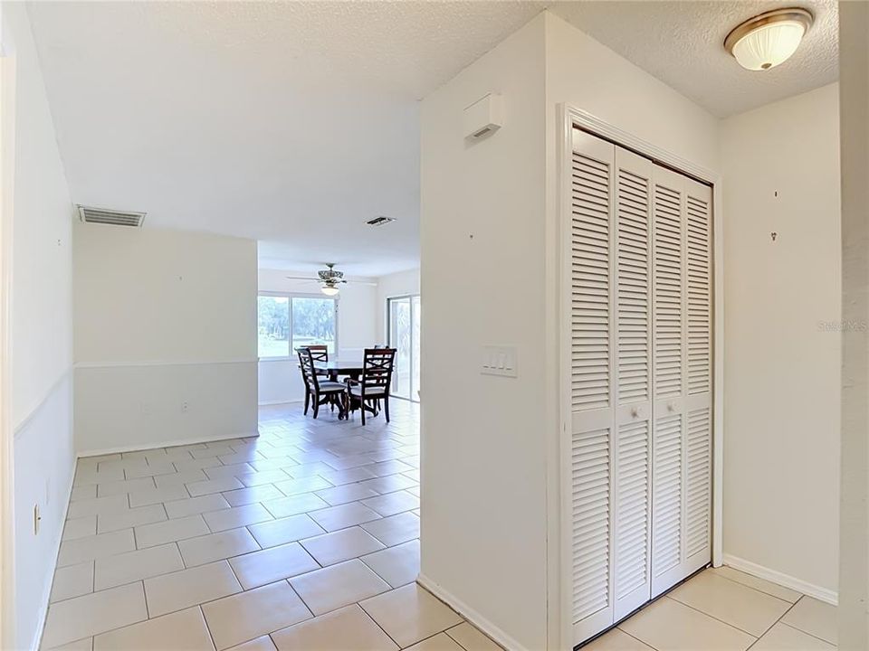 For Sale: $124,900 (2 beds, 2 baths, 1212 Square Feet)