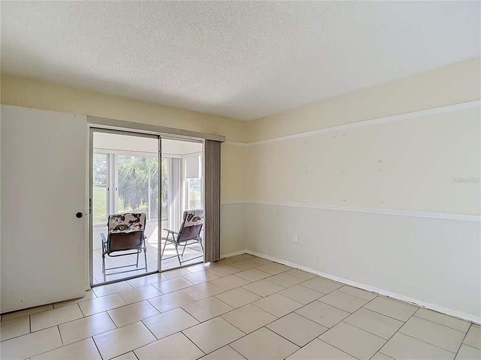 For Sale: $124,900 (2 beds, 2 baths, 1212 Square Feet)
