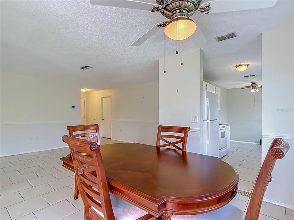 For Sale: $124,900 (2 beds, 2 baths, 1212 Square Feet)