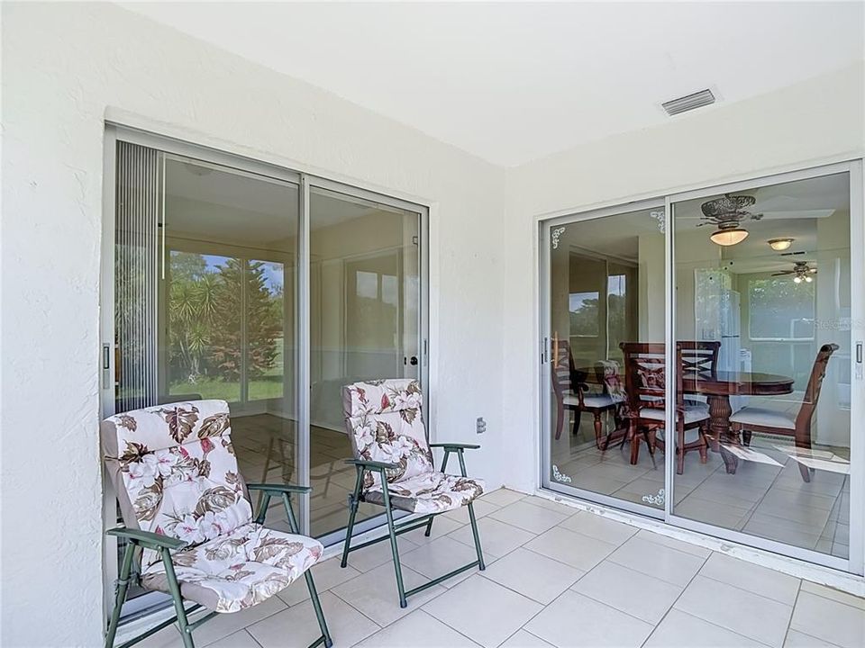 For Sale: $124,900 (2 beds, 2 baths, 1212 Square Feet)