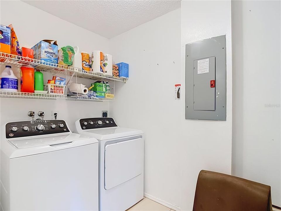 For Sale: $124,900 (2 beds, 2 baths, 1212 Square Feet)
