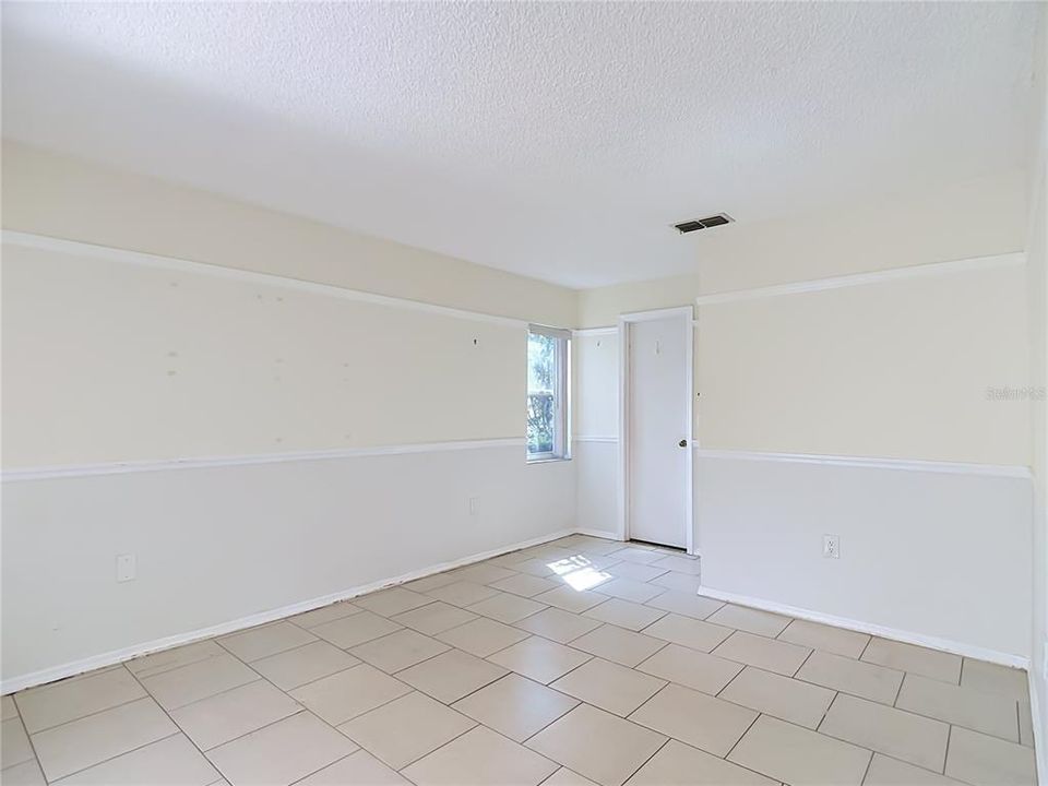 For Sale: $124,900 (2 beds, 2 baths, 1212 Square Feet)