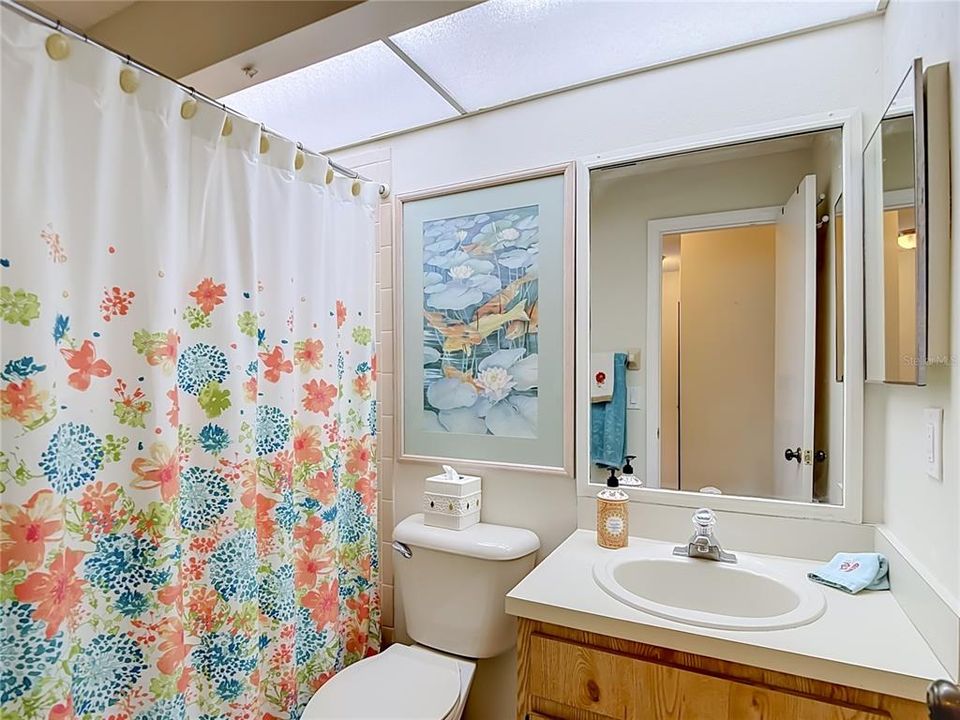 For Sale: $124,900 (2 beds, 2 baths, 1212 Square Feet)