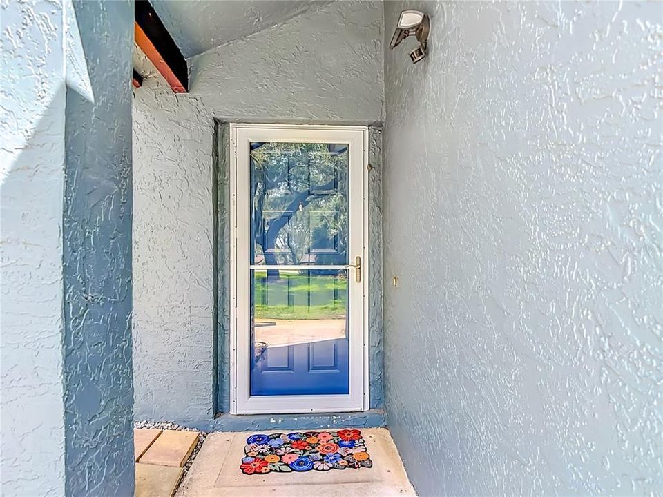 For Sale: $124,900 (2 beds, 2 baths, 1212 Square Feet)
