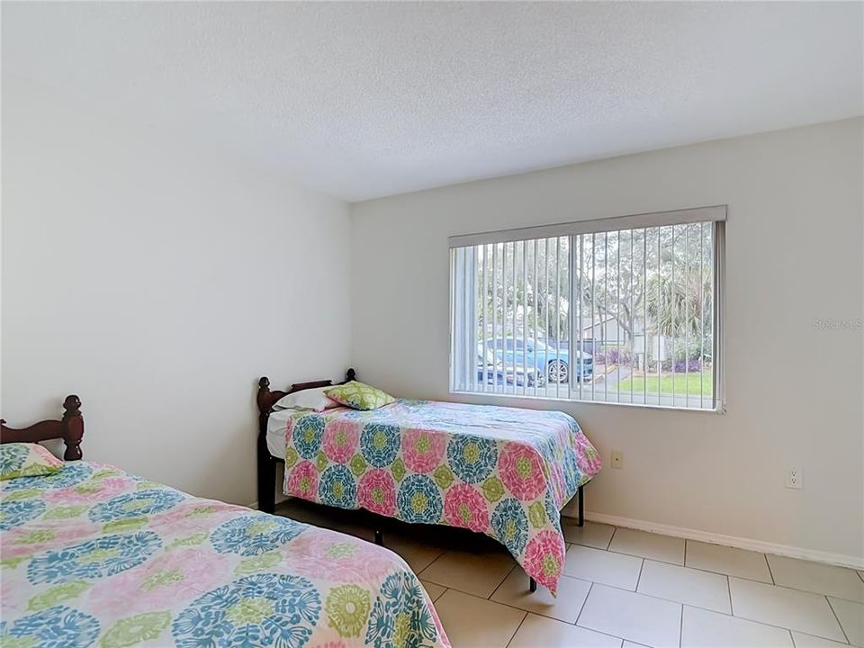 For Sale: $124,900 (2 beds, 2 baths, 1212 Square Feet)