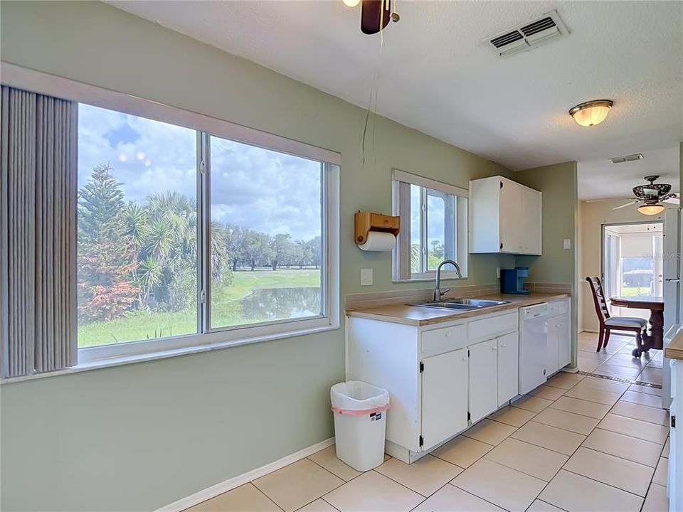 For Sale: $124,900 (2 beds, 2 baths, 1212 Square Feet)