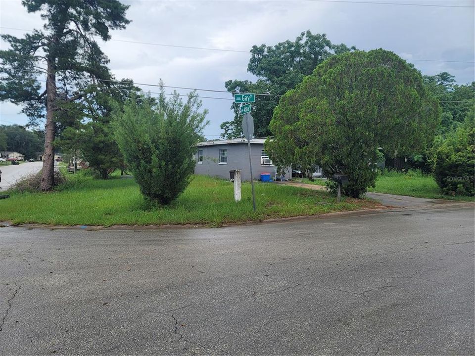 For Sale: $175,000 (3 beds, 2 baths, 1194 Square Feet)
