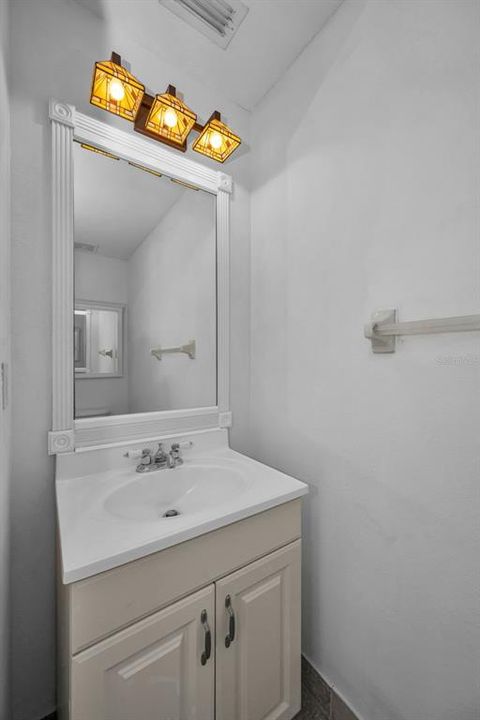 For Sale: $475,000 (4 beds, 2 baths, 1963 Square Feet)