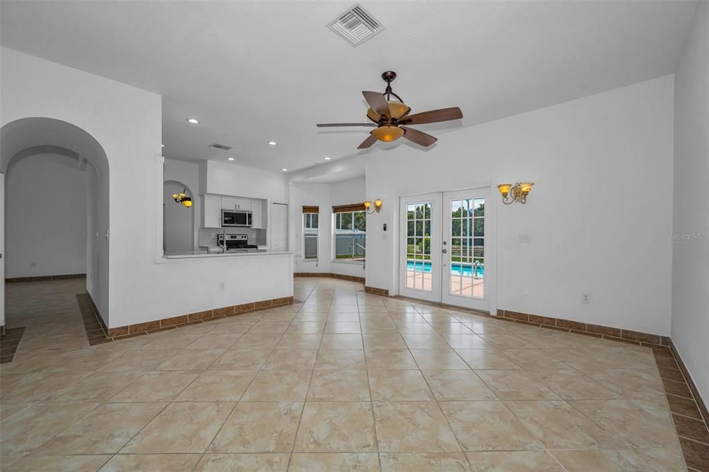 For Sale: $475,000 (4 beds, 2 baths, 1963 Square Feet)
