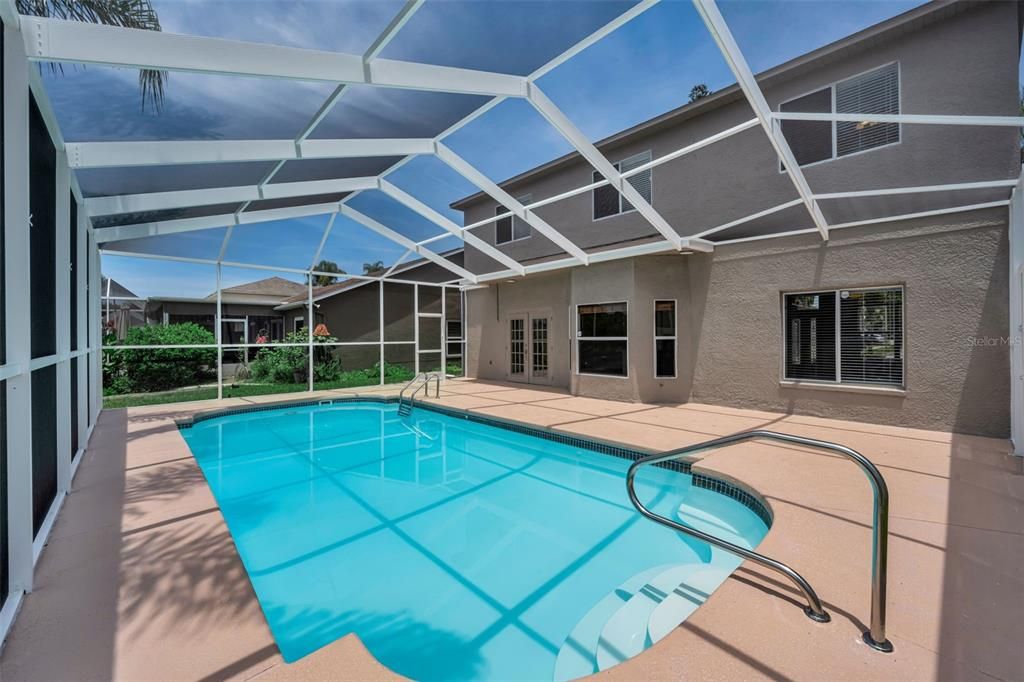 For Sale: $475,000 (4 beds, 2 baths, 1963 Square Feet)