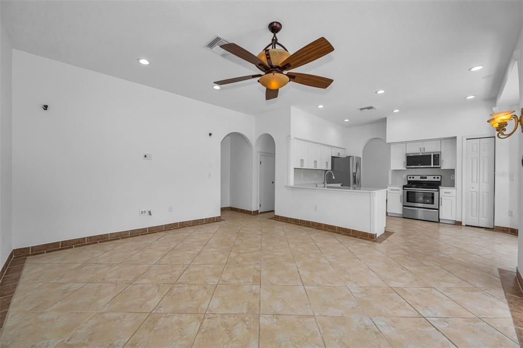 For Sale: $475,000 (4 beds, 2 baths, 1963 Square Feet)