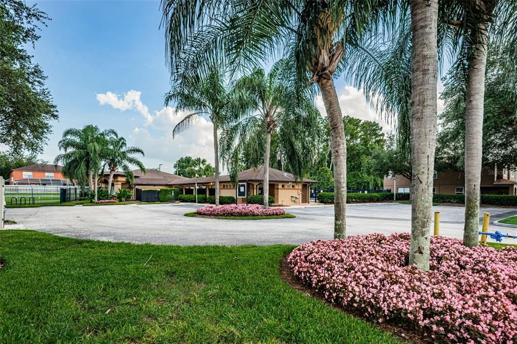 For Sale: $475,000 (4 beds, 2 baths, 1963 Square Feet)