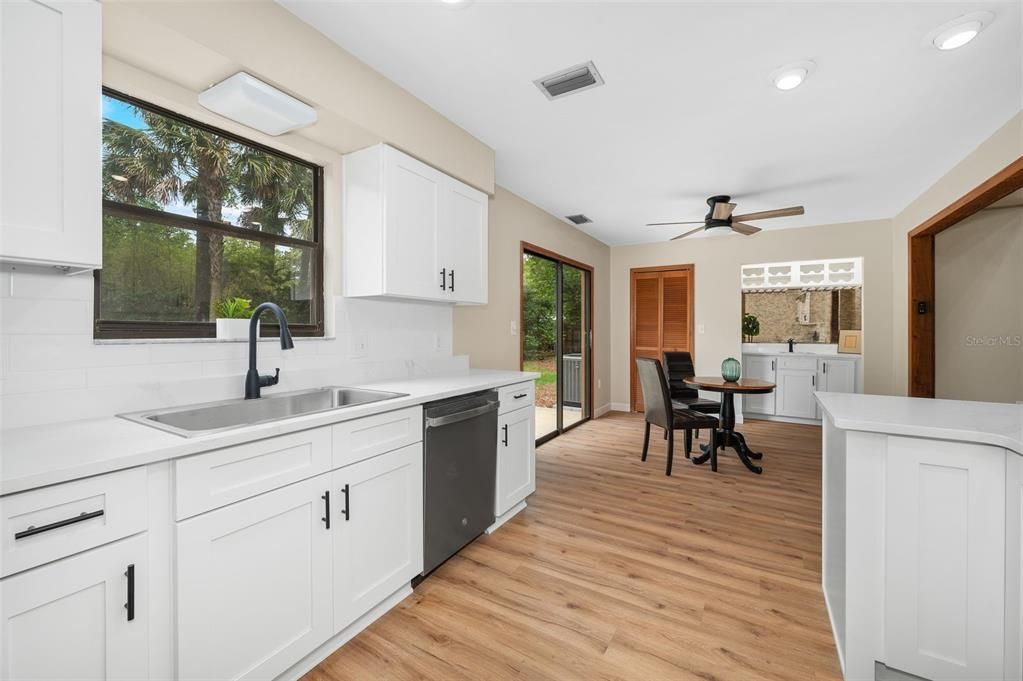 For Sale: $429,900 (3 beds, 2 baths, 1979 Square Feet)
