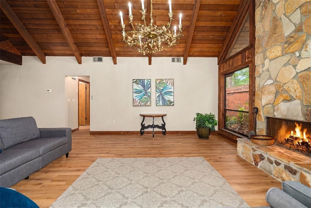 For Sale: $429,900 (3 beds, 2 baths, 1979 Square Feet)