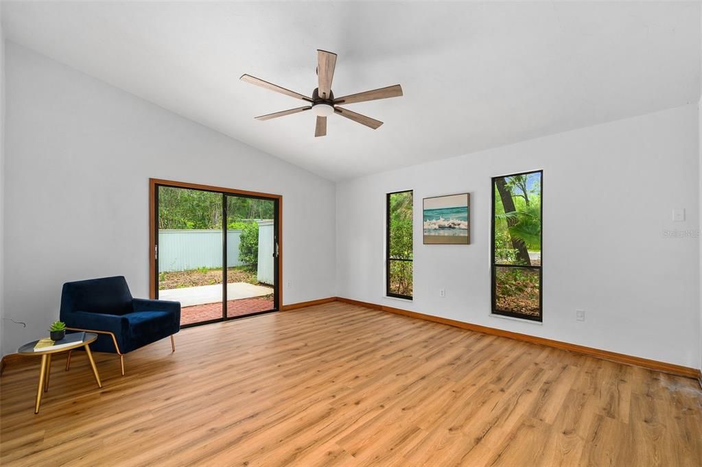 For Sale: $429,900 (3 beds, 2 baths, 1979 Square Feet)
