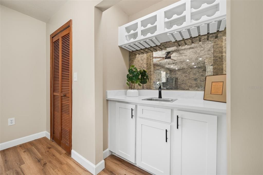 For Sale: $429,900 (3 beds, 2 baths, 1979 Square Feet)