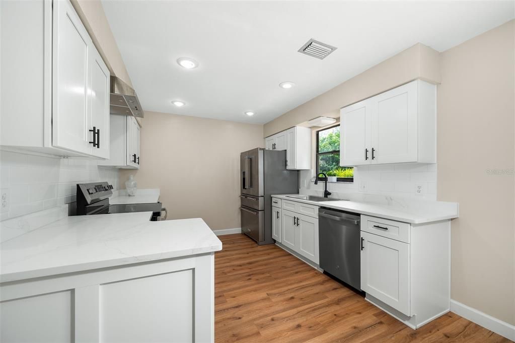 For Sale: $429,900 (3 beds, 2 baths, 1979 Square Feet)
