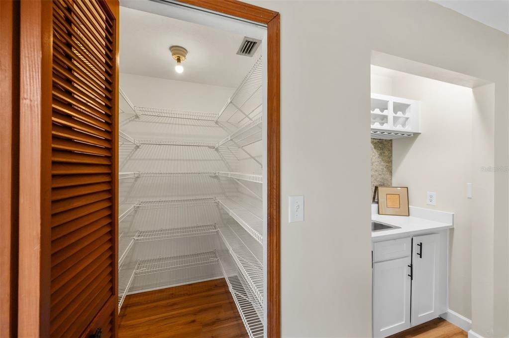 For Sale: $429,900 (3 beds, 2 baths, 1979 Square Feet)