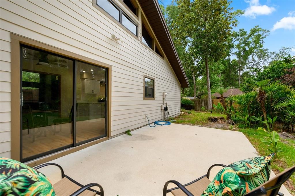 For Sale: $429,900 (3 beds, 2 baths, 1979 Square Feet)