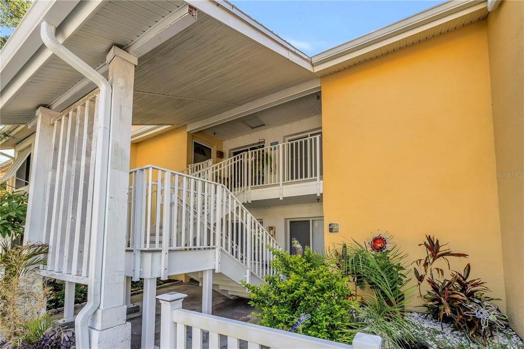 For Sale: $174,900 (2 beds, 2 baths, 1100 Square Feet)