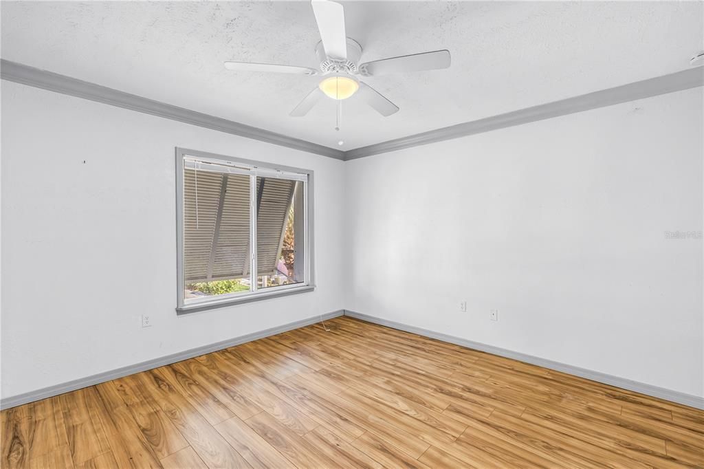For Sale: $174,900 (2 beds, 2 baths, 1100 Square Feet)