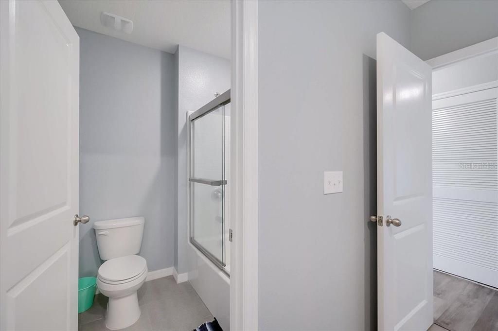 В аренду: $2,600 (5 спален, 3 ванн, 2601 Квадратных фут)
