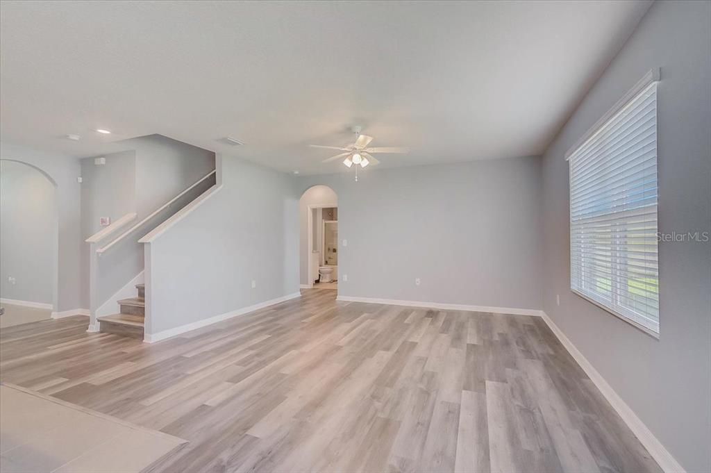 В аренду: $2,600 (5 спален, 3 ванн, 2601 Квадратных фут)