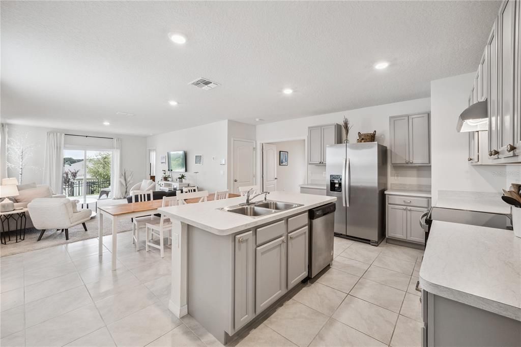 For Rent: $2,399 (3 beds, 2 baths, 1614 Square Feet)