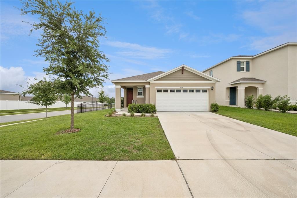 For Rent: $2,399 (3 beds, 2 baths, 1614 Square Feet)