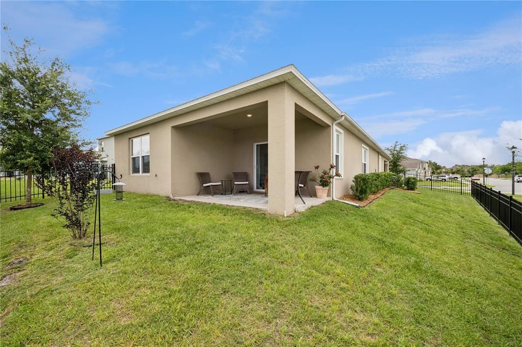 For Rent: $2,399 (3 beds, 2 baths, 1614 Square Feet)