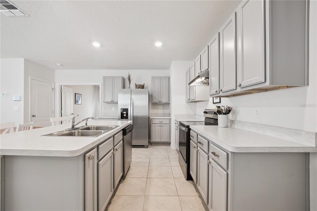 For Rent: $2,399 (3 beds, 2 baths, 1614 Square Feet)