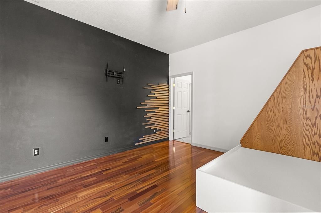 For Sale: $589,900 (3 beds, 3 baths, 2575 Square Feet)
